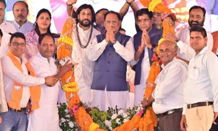 किसानों की खुशियों भरी होली के बाद अब भूमिहीन कृषि श्रमिकों की नवरात्रि भी हुई समृद्ध