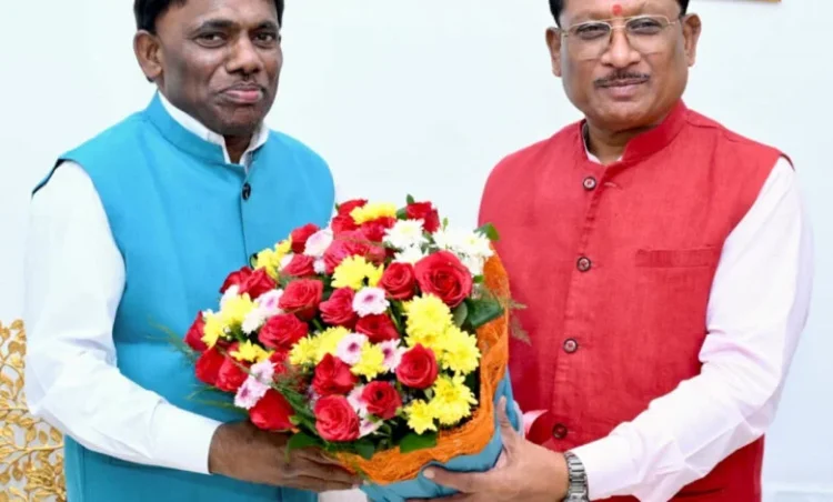 मुख्यमंत्री विष्णु देव साय से गोवा के खेल एवं जनजातीय कल्याण मंत्री रमेश तावड़कर की सौजन्य भेंट