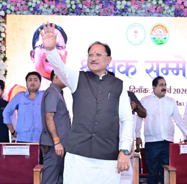 79 हजार से अधिक श्रमिकों को 27.15 करोड़ की सीधी सहायता: मुख्यमंत्री विष्णु देव साय ने जशपुर में श्रमिक सम्मेलन में किया डीबीटी अंतरण