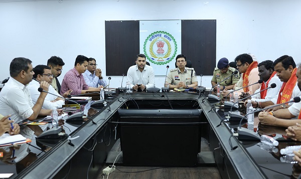 रामनवमी सहित सभी त्योहार जिले में आपसी भाईचारे, सौहार्द और सामाजिक समरसता के साथ मनाए :- कलेक्टर मयंक चतुर्वेदी