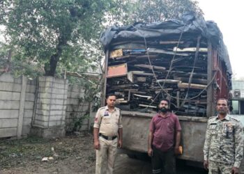 “ऑपरेशन प्रहार” के तहत अवैध कबाड़ परिवहन पर सप्ताह के भीतर बड़ी कार्रवाई, 3 वाहनों से 75 टन स्क्रैप जब्त
