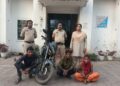 जिला अस्पताल से चोरी बाइक 24 घंटे के भीतर बरामद, महिला सहित तीन आरोपी गिरफ्तार