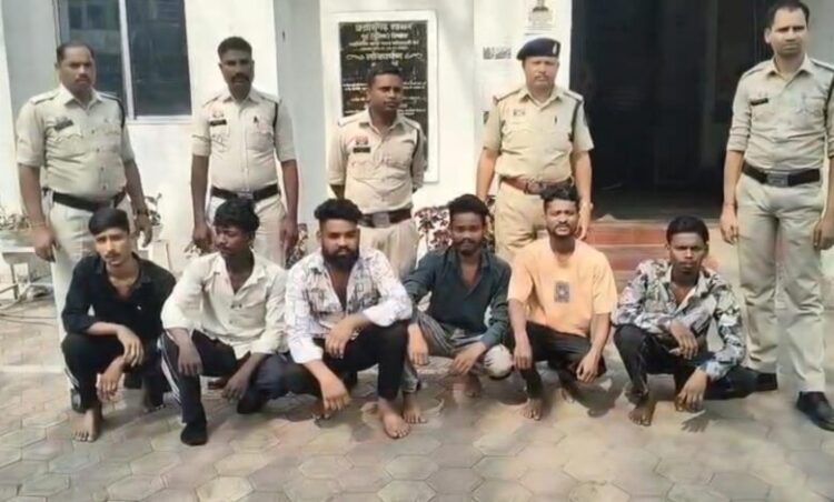 घर घुसकर मारपीट करने वाले युवकों पर रायगढ़ पुलिस की सख्त कार्रवाई, मारपीट में शामिल 6 आरोपी गिरफ्तार