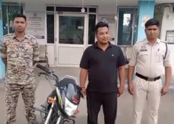*ट्रेलर चालक से लूटपाट के मामले में खरसिया पुलिस की त्वरित कार्रवाई, आरोपी गिरफ्तार*