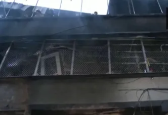 इंदौर में भीषण आग का कहर: 8 लोगों की मौत, चार्जिंग प्वाइंट से शुरू हुआ हादसा