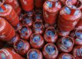 देश में LPG की नहीं है कोई कमी, पैनिक बुकिंग से बढ़ी मांग; सरकार ने लोगों से घबराने से बचने की अपील की