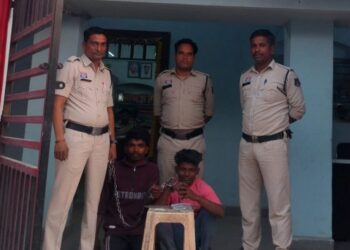 मंदिर की दानपेटी से रुपए चोरी करने वाले दो आरोपी चढ़े खरसिया पुलिस के हत्थे, एक आरोपी हाल ही में जेल से जमानत पर छूटा, साथी के साथ मिलकर चोरी को दिया अंजाम