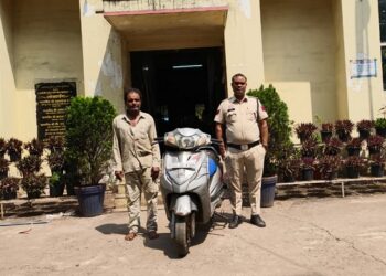 होली के दिन बोईरदादर चौक से स्कूटी की चोरी, आरोपी गिरफ्तार, बेचने ग्राहक तलाशते पकड़ा गया