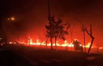 अमेरिका और इजरायल का ईरान के तेल भंडार टैंकों पर बड़ा हमला