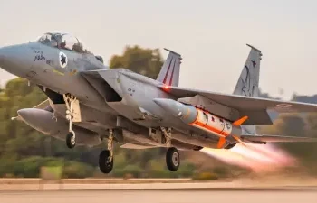 खामेनेई को मारने के लिए इजरायल ने इस्तेमाल की ‘ब्लू स्पैरो’ मिसाइल, जानिए कितनी खतरनाक है यह हथियार