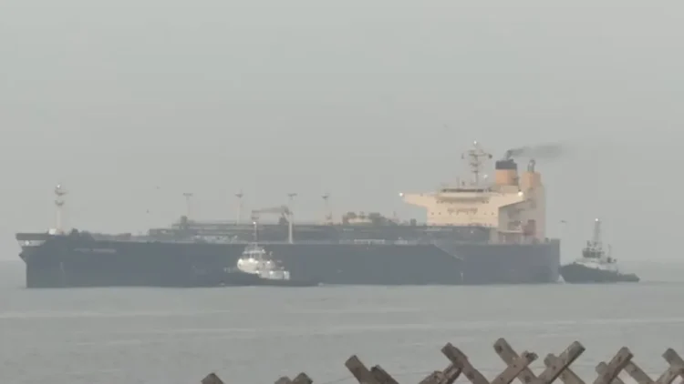 मध्य-पूर्व तनाव के बीच राहत की बड़ी खबर! LPG की बड़ी सप्लाई लेकर भारत पहुंचा जहाज