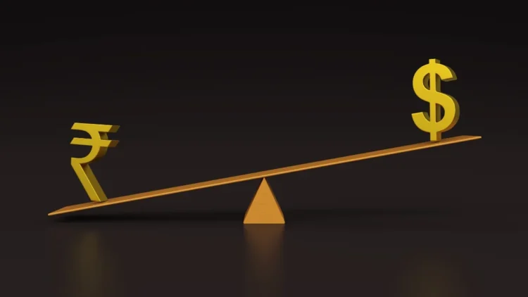 डॉलर के मुकाबले रुपया ₹93 के पार, ईरान-अमेरिका तनाव का असर; भारतीय मुद्रा पर बढ़ा दबाव