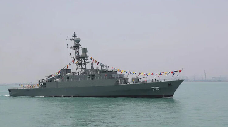 श्रीलंका के तट के पास ईरानी नौसेना का जहाज डूबा, 80 की मौत, कई लापता