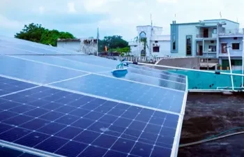 बीपीएल परिवारों की छत पर मुफ्त लगेंगे सोलर पैनल, जानिए कैसे उठा सकते हैं लाभ