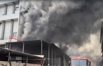 सूरत की केमिकल फैक्ट्री में भीषण आग, फायर ब्रिगेड ने जारी किया ‘मेजर कॉल’, 20 से ज्यादा दमकल मौके पर