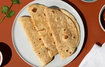 गेहूं की रोटी सेहत के लिए फायदेमंद या नुकसानदायक? जानिए किन लोगों को इससे दूरी बनानी चाहिए और क्यों ?