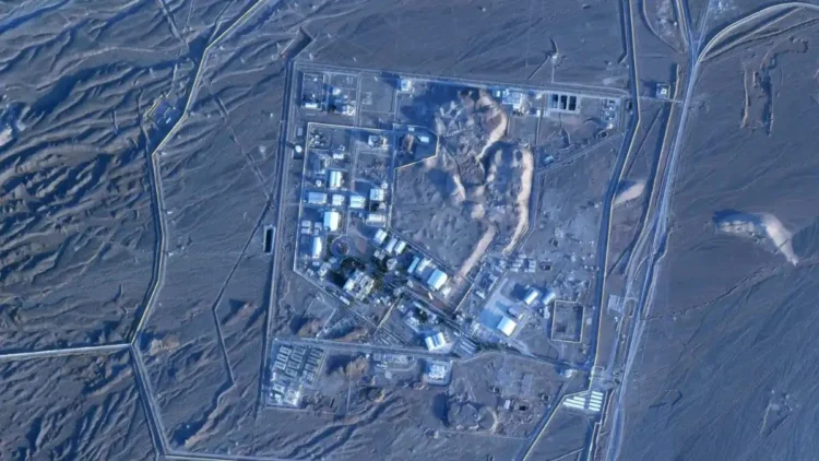 ईरान के नतान्ज परमाणु केंद्र पर अमेरिका-इज़रायल की बड़ी एयर स्ट्राइक, तेज धमाकों से दहला इलाका