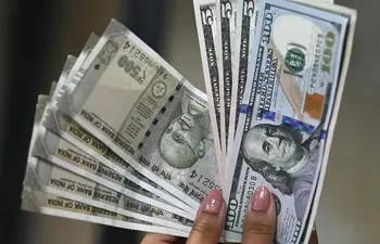 14 साल में सबसे ज्यादा टूटा रुपया, वित्त वर्ष 2025-26 में करीब 10% तक कमजोर