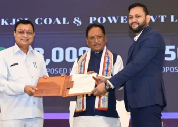 विशेष लेख : उद्योग और श्रम विभाग के आपसी समन्वय से संवर रहा है – छत्तीसगढ़