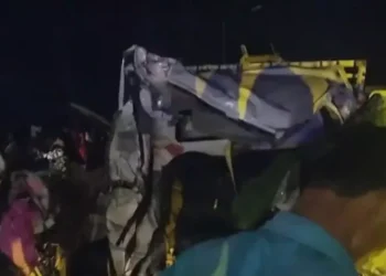 भीषण सड़क हादसा, बस और पिकअप वैन की भिड़ंत में 10 की मौत; 18 से ज्यादा घायल