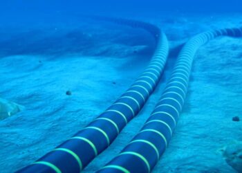 समंदर तक पहुंचा तनाव, इंटरनेट पर खतरा; भारत के लिए बड़ा अलर्ट जारी