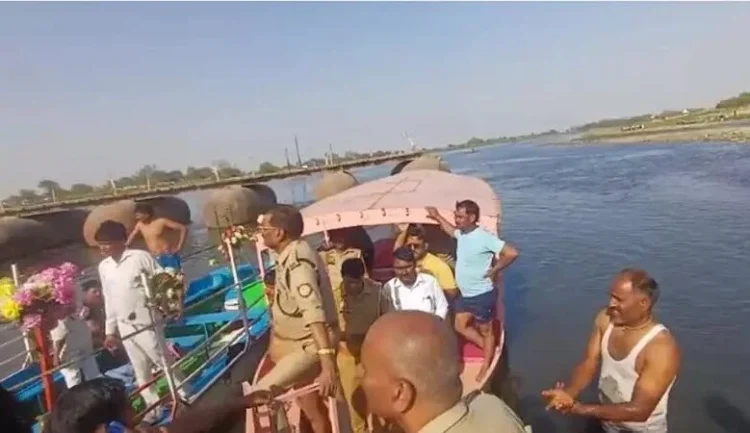 बड़ा हादसा; श्रद्धालुओं से भरा स्टीमर डूबने से 9 लोगों की मौत, कई अब भी लापता