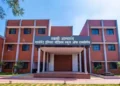 फ्री शिक्षा पर ब्रेक! आत्मानंद स्कूलों में अब 1500 रुपये वार्षिक फीस लागू, निजीकरण को लेकर उठे सवाल