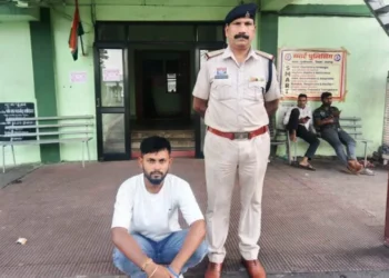 ऑपरेशन “तलाश” में रायगढ़ पुलिस को मिली बड़ी सफलता—दो साल से फरार ट्रक मालिक अम्बिकापुर से गिरफ्तार