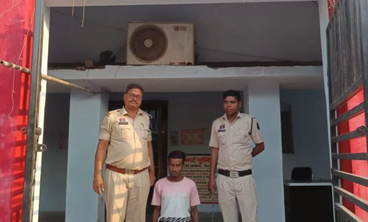 केबल तार व लोहे का एंगल चोरी का आरोपी गिरफ्तार, चौकी खरसिया पुलिस की कार्रवाई