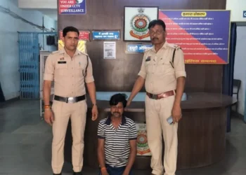 पड़ोसी की गंदी हरकतों से सहमी बच्ची, कोतरारोड़ पुलिस ने आरोपी को दबोचा,SSP शशि मोहन सिंह का संदेश —“महिला एवं नाबालिगों से जुड़े अपराधों पर रायगढ़ पुलिस जीरो टॉलरेंस की नीति से कार्य कर रही है”