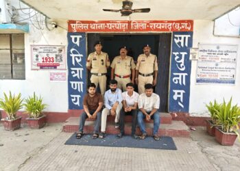 ऑपरेशन अंकुश” में ऑनलाइन क्रिकेट सट्टे पर बड़ा प्रहार — साइबर, कोतवाली और घरघोड़ा पुलिस की संयुक्त कार्रवाई, आईपीएल सट्टा खेलाते 6 आरोपी गिरफ्तार