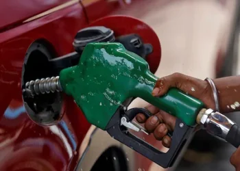 क्रूड ऑयल की कीमतों में भारी गिरावट, क्या घटेंगे पेट्रोल-डीजल के दाम?