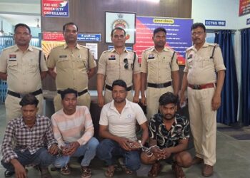 खौफनाक आधी रात; दुकान के अंदर खींचकर महिला से किया दुष्कर्म, चार आरोपी गिरफ्तार, एक फरार, पांचवें की गिरफ्तारी के लिए रायगढ़ पुलिस दे रही दबिश