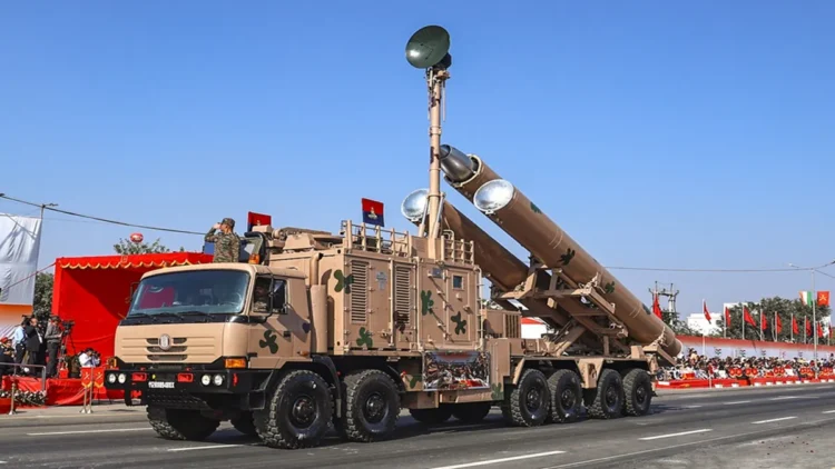 भारत ने रक्षा निर्यात में लगाई बड़ी छलांग, FY26 में ₹38,424 करोड़ का रिकॉर्ड बनाया