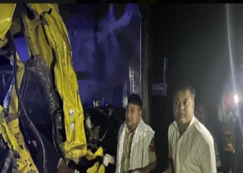बजरंगपुर हाईवे पर मौत का मंजर, ट्क-हाइवा भिड़ंत में 3 की मौत, सुरक्षा व्यवस्था पर उठे सवाल