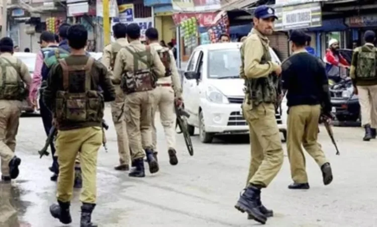 जम्मू में लश्कर के आतंकी नेटवर्क का भांडाफोड़, 16 साल से फरार चल रहे दो पाकिस्तानी आतंकियों समेत पांच गिरफ्तार
