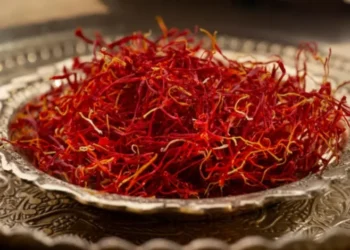 सुबह खाली पेट पी लें केसर वाला पानी, इन समस्याओं से मिलेगा छुटकारा