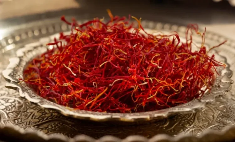 सुबह खाली पेट पी लें केसर वाला पानी, इन समस्याओं से मिलेगा छुटकारा