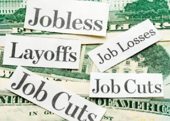 आईटी सेक्टर में बड़ी हलचल, 3 महीने में 73 हजार से ज्यादा नौकरियां खत्म, Snap और Meta में भी छंटनी जारी