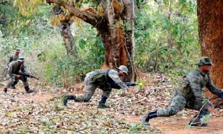 छत्तीसगढ़ में सुरक्षाबलों और नक्सलियों के बीच मुठभेड़ में ACM रूपी हुई ढेर, 4 लाख रुपए का था इनाम