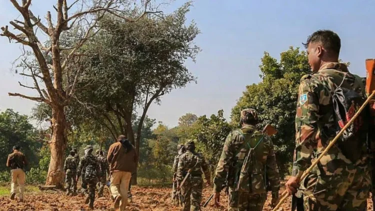 सारंडा के जंगलों में सुरक्षाबलों और नक्सलियों के बीच भीषण मुठभेड़, कोबरा बटालियन के 5 जवान घायल