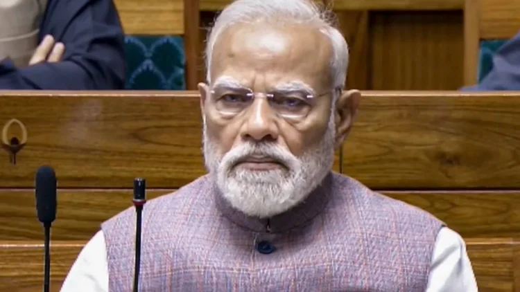 पीएम मोदी आज रात 8:30 बजे राष्ट्र को करेंगे संबोधित, देश को दे सकते हैं बड़ा संदेश; पढ़े पूरी खबर।