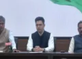 आम आदमी पार्टी में बड़ी बगावत, राघव चड्ढा समेत 7 सांसदों ने पार्टी छोड़ने का किया ऐलान