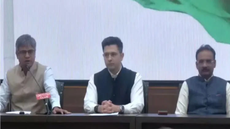 आम आदमी पार्टी में बड़ी बगावत, राघव चड्ढा समेत 7 सांसदों ने पार्टी छोड़ने का किया ऐलान