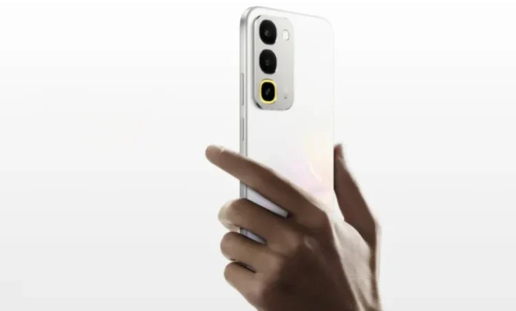 8000mAh बैटरी के साथ Realme ने लॉन्च किया सस्ता फोन, जानें कीमत और फीचर्स