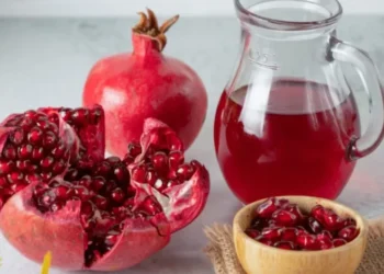 अनार का जूस पीने से क्या होता है, जानिए कब पीना सेहत के लिए ज्यादा फायदेमंद?