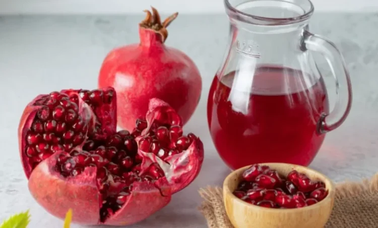 अनार का जूस पीने से क्या होता है, जानिए कब पीना सेहत के लिए ज्यादा फायदेमंद?