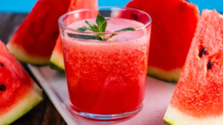 गर्मियों में तरबूज का जूस फायदेमंद, लू से बचाव में मददगार—जानें पीने का सही समय