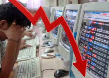 लाला निशान के साथ खुले शेयर बाजार, शुरुआती कारोबार में 213 अंक गिरा Sensex