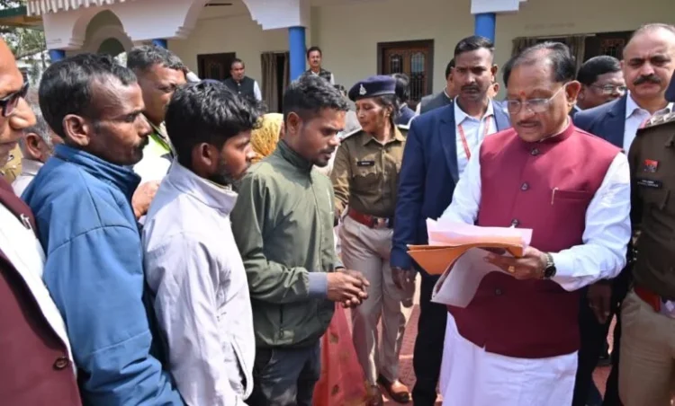 भीषण गर्मी में राहत: सुखबासुपारा में नलकूप खनन से दूर हुई पेयजल समस्या, ग्रामीणों ने मुख्यमंत्री का जताया आभार